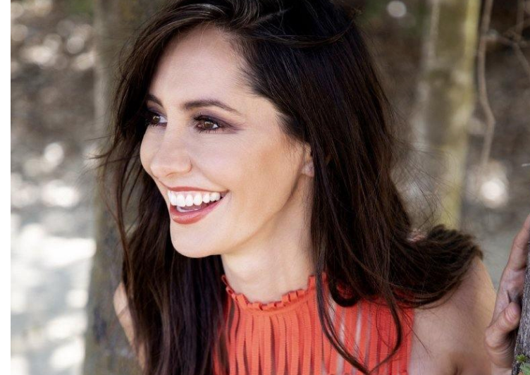 Charlene Amoia 