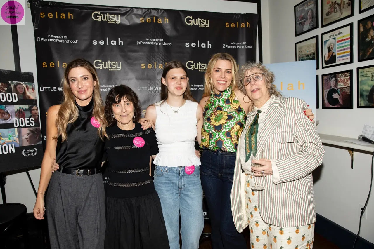 left to right lara everly&nbsp; ,caren spruch&nbsp; ,birdie silverstein ,busy philipps&nbsp; ,lizz winstead