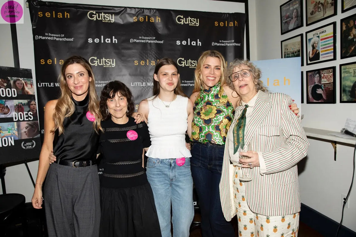left to right lara everly&nbsp; ,caren spruch&nbsp; ,birdie silverstein ,busy philipps&nbsp; ,lizz winstead