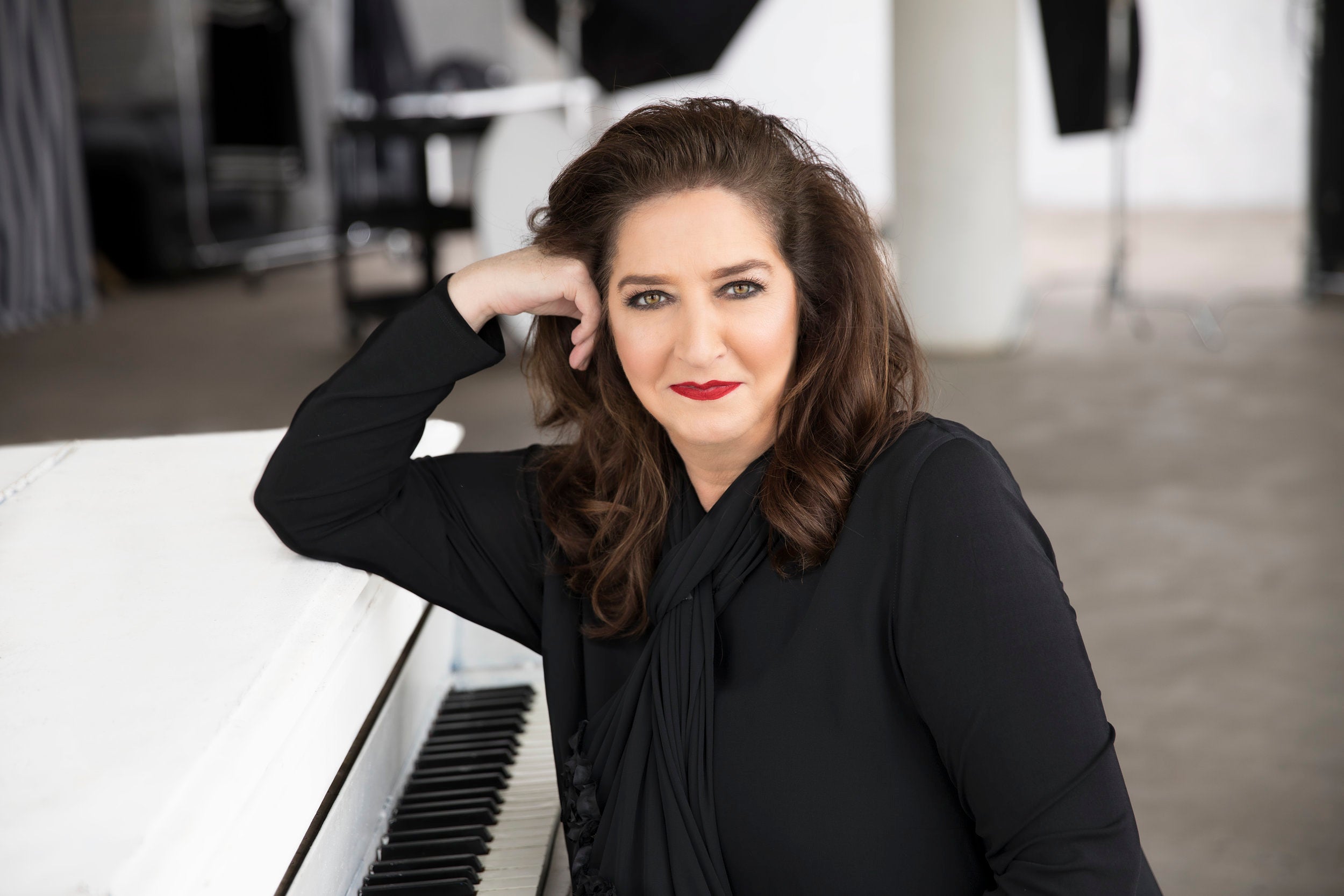 Unlock Your Vocals with Valerie Fahren's Top Tips